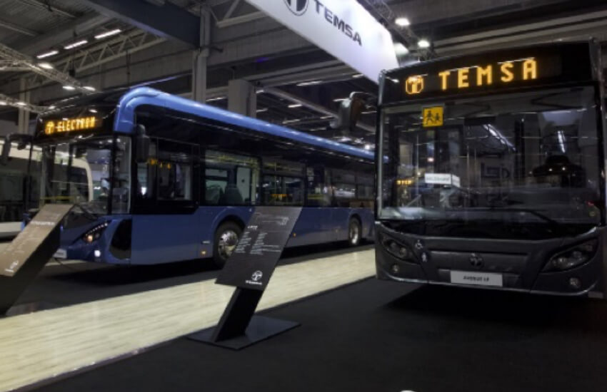Two electric versions at the UITP summit